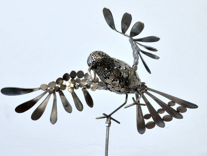 oiseau en metal recyclé