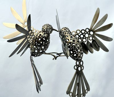 zwei metallvogel