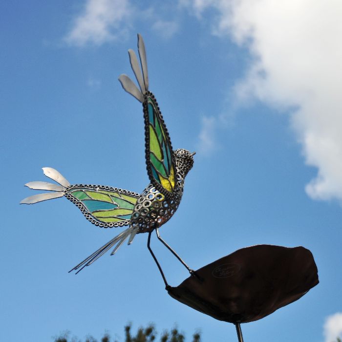 abreuvoir pour oiseau avec pied